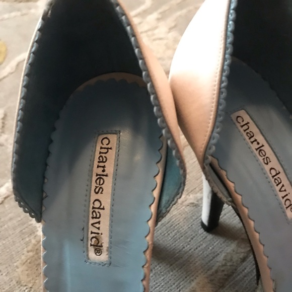 Charles David, pearl & blue color ladies shoes - Picture 3 of 8